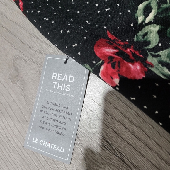 NWT Le Chateau off shoulder floral dress, size Xxs - Picture 6 of 10